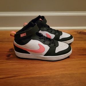 Nike Kids Court Borough Mid Size 1.5